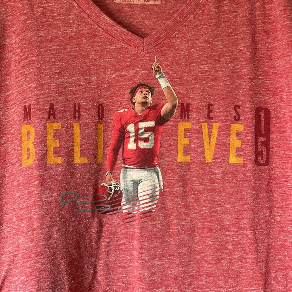 NWOT Pat Mahomes #15 Believe Graphic Tee / Size Large - Picture 2 of 5